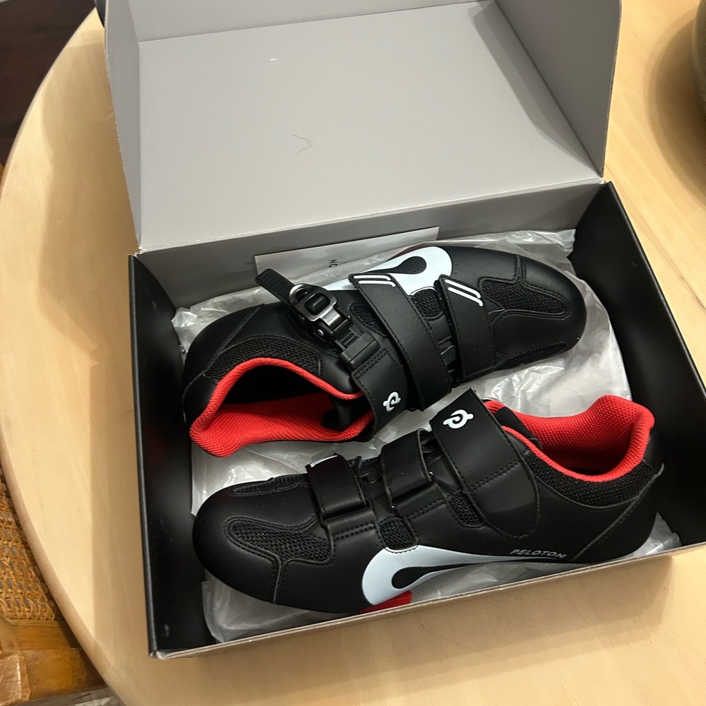 Cycle shoes barely used (Peloton)